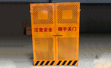 冲孔板电梯防护门